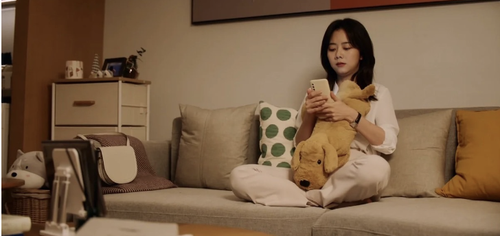 陸劇《請叫我總監》譚松韻原木色系居家 打造溫馨愜意氛圍